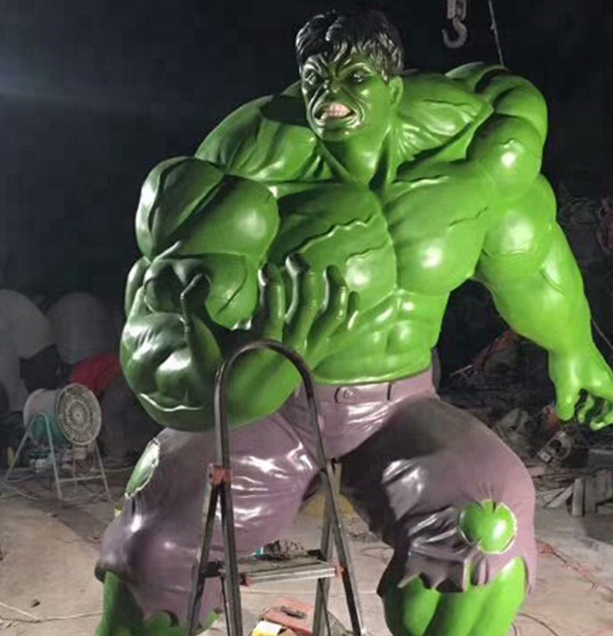 Hulk statue