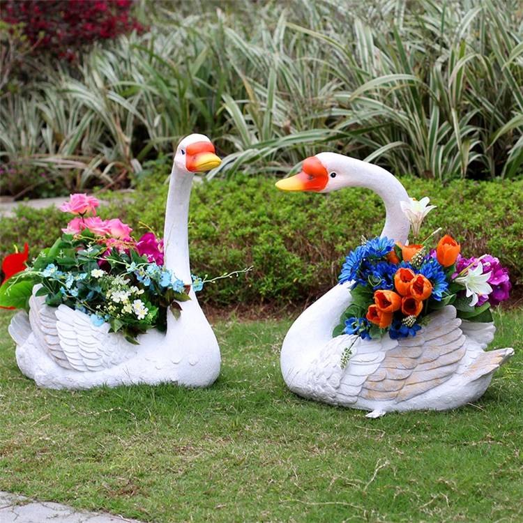 Swan grassland decoration sculpture