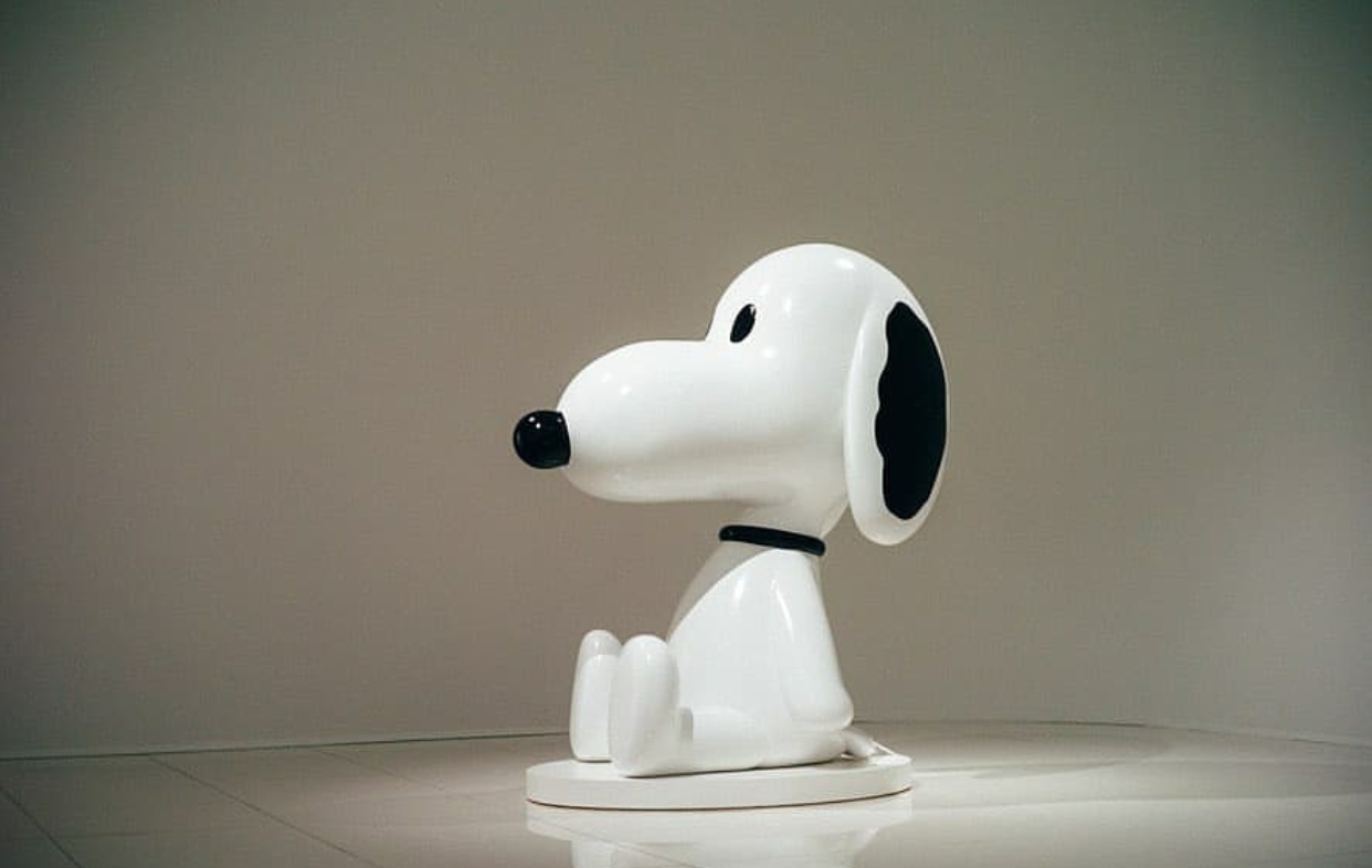 Snoopy fiberglass statue