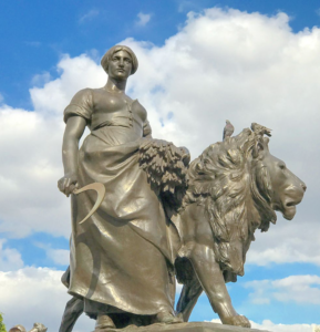Queen Victoria Memorial fiberglass sculpture classical art design 1