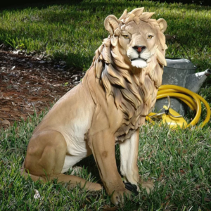 The Forest king lion fiberglass sculptures lawn animal life-size setting