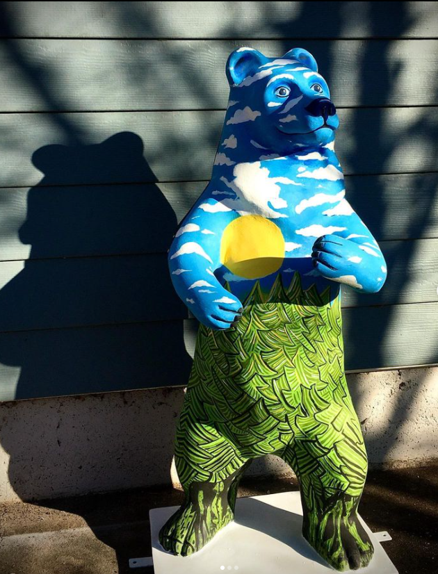 Vagarious Bears fiberglass sculptures trend graffiti art for outdoor decor