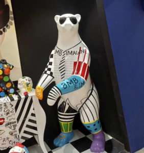 White bear fiberglass sculptures pop art toy stlyle design