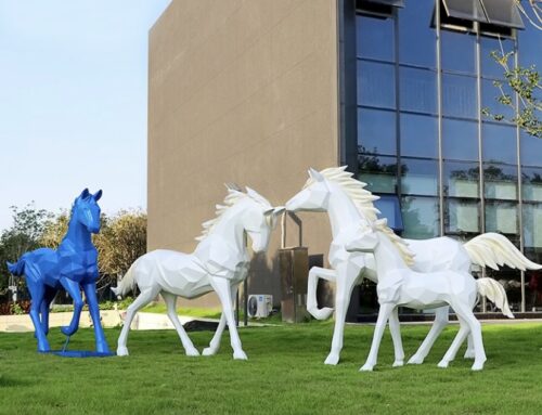 Glamorous white and blue geometry resin horse sculptures