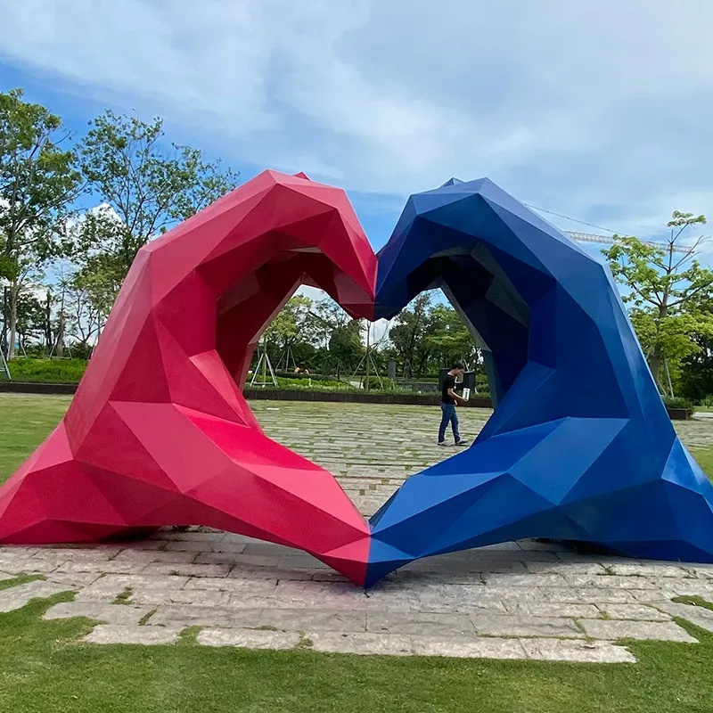 Geometric shape large landscape blue and red Heart Hands design sculpture outdoor For park shopping mall decoration